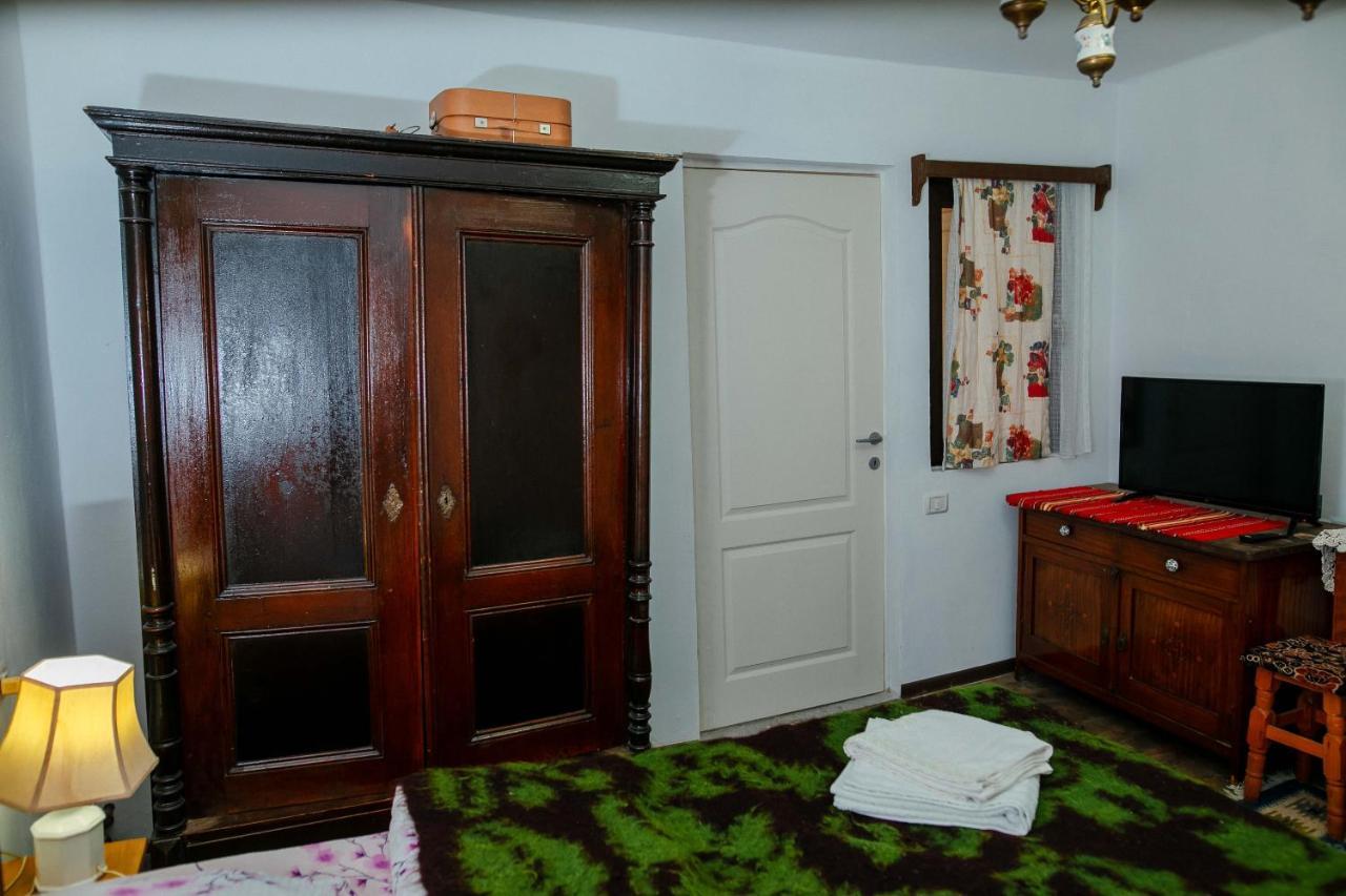 Гостевой дом Casa Pe Valea Hartibaciului Barcut Экстерьер фото